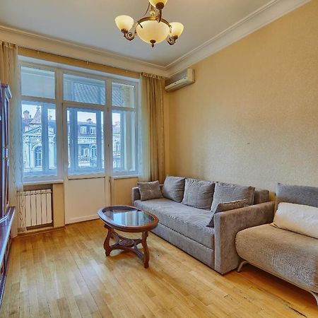 Apartment Near Lva Tolstoho Square Киев Экстерьер фото