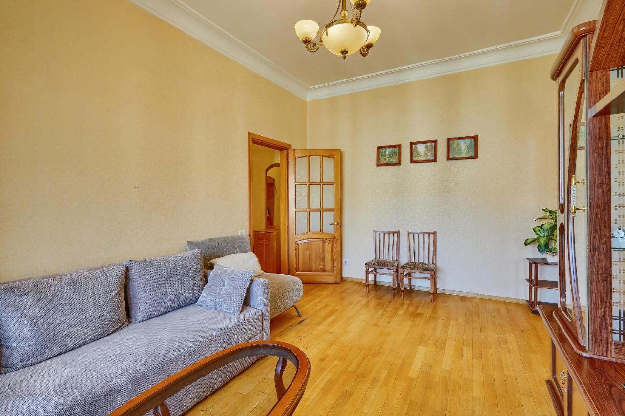 Apartment Near Lva Tolstoho Square Киев Экстерьер фото